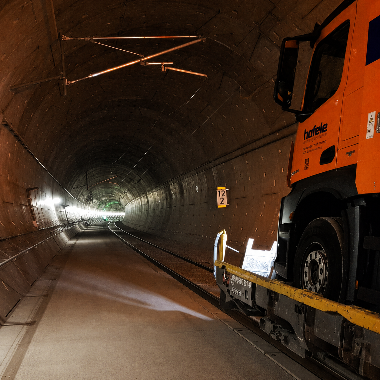 Hofele bei der Dichtheitsprüfung im Fildertunnel Stuttgart 60 Meter unter der Erde